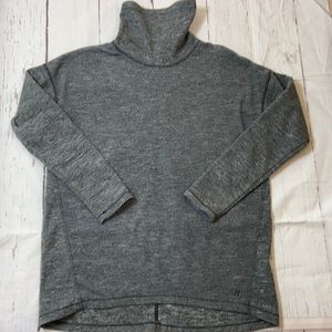 New Balance sweater size Large - B0113